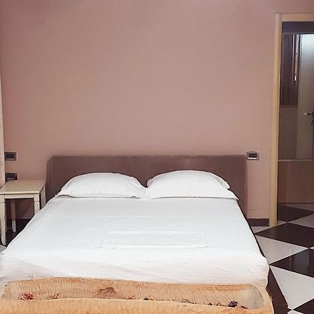 Lovely Apartment In Heart Of Tirana Esterno foto