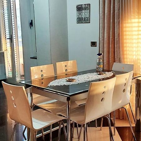 Lovely Apartment In Heart Of Tirana Esterno foto