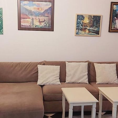 Lovely Apartment In Heart Of Tirana Esterno foto