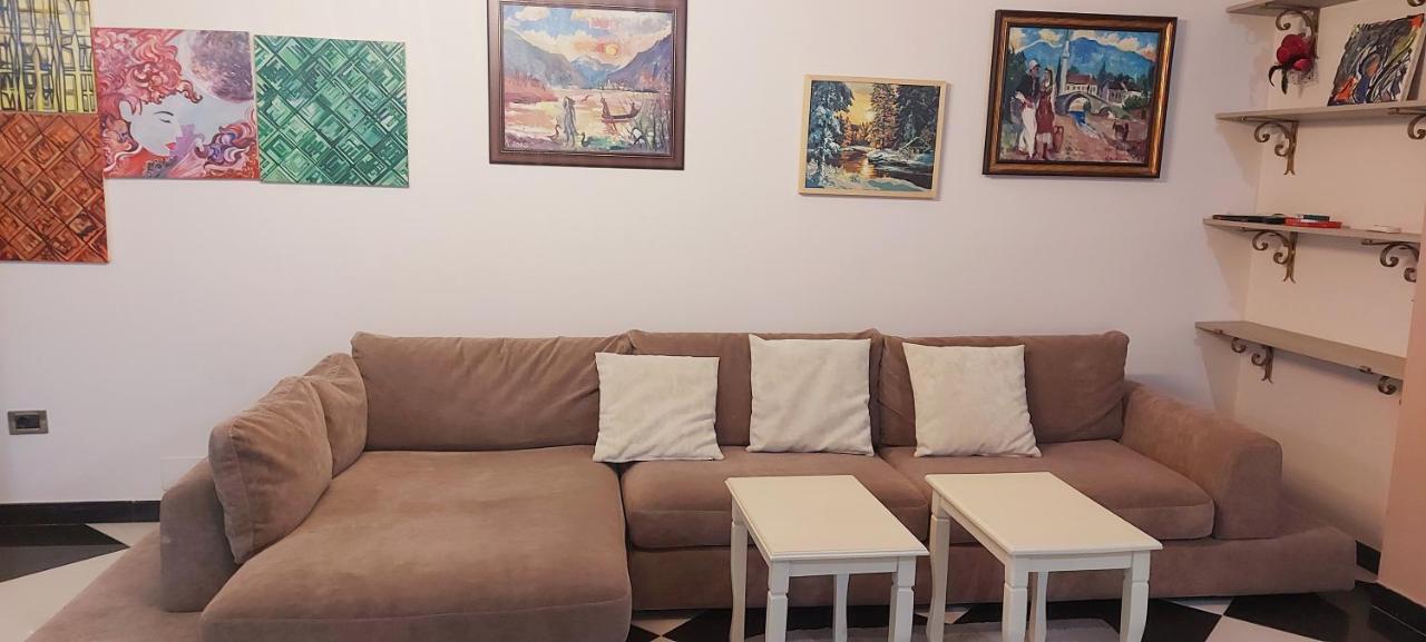 Lovely Apartment In Heart Of Tirana Esterno foto