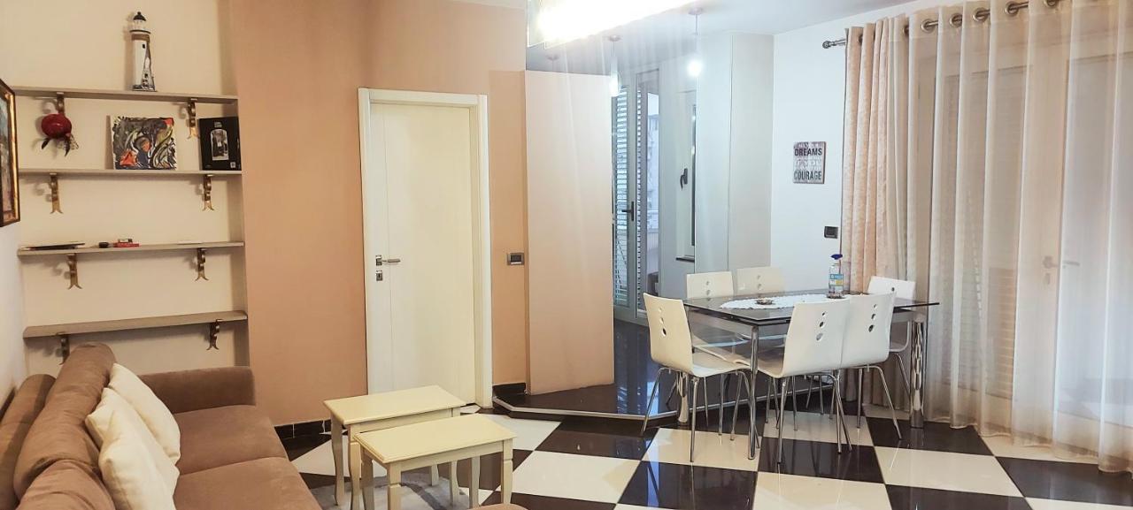 Lovely Apartment In Heart Of Tirana Esterno foto