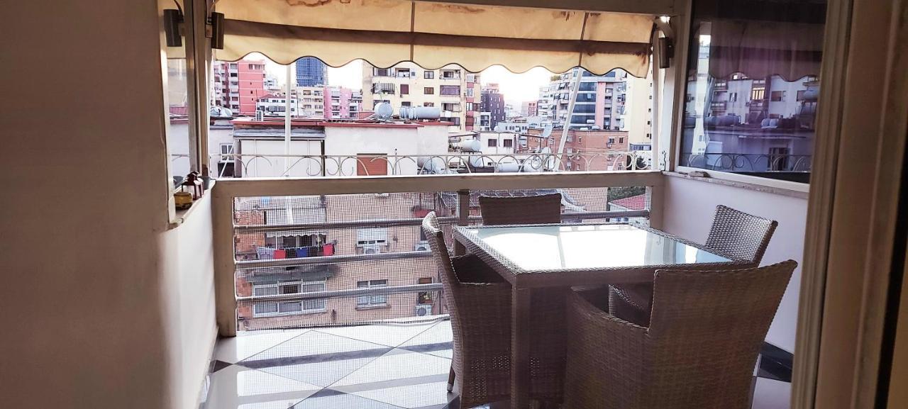 Lovely Apartment In Heart Of Tirana Esterno foto